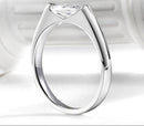 <tc>Eleganter Ring Marquise-Moissanit </tc>