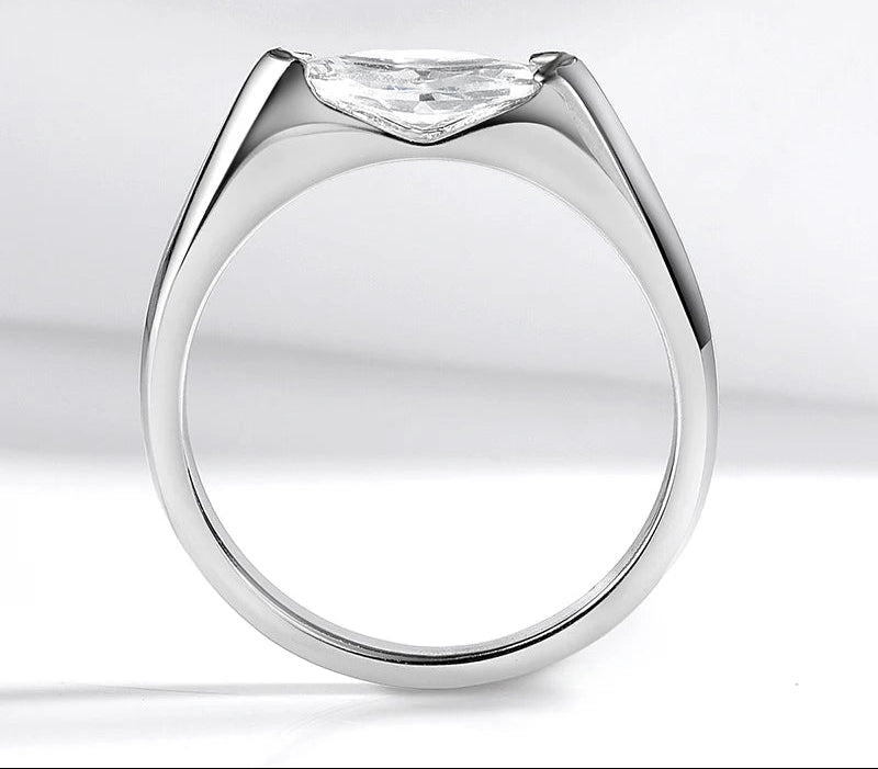 <tc>Eleganter Ring Marquise-Moissanit </tc>