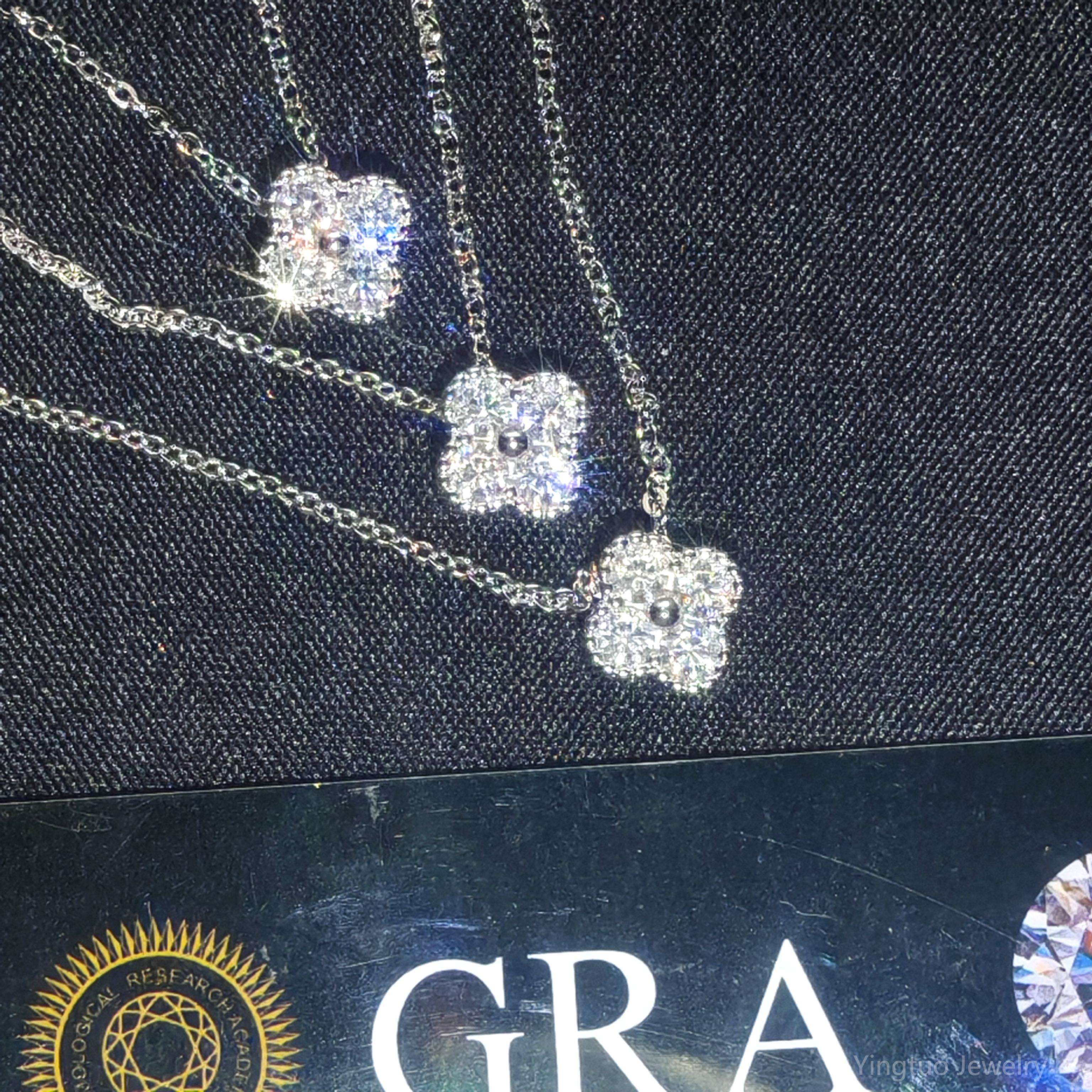 Moissanit-Kleeblatt-Halskette aus 925er Silber