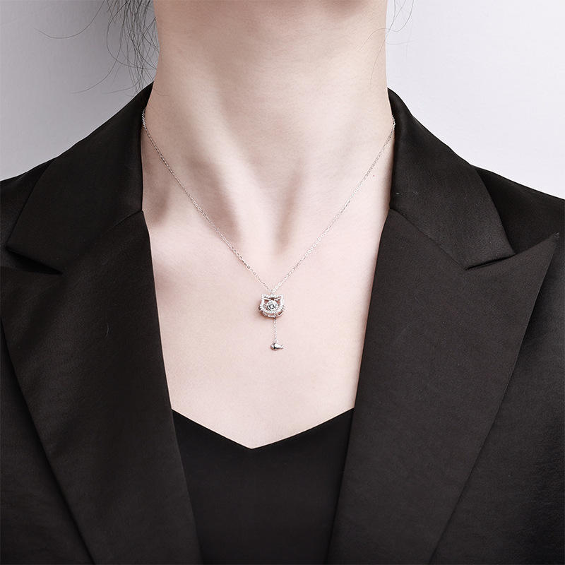 <tc>Katzenanhänger-Halskette mit Süßwasserperle aus 925er Silber und Moissanit</tc>